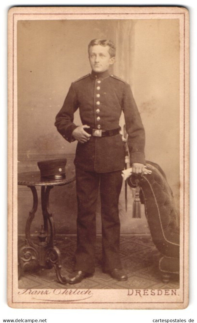 Fotografie Franz Ehrlich, Dresden, Königsbrückerstrasse 50, Kindlich Aussehender Soldat In Uniform  - Anonyme Personen