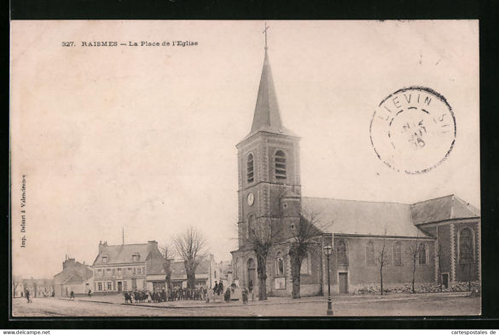 CPA Raismes, La Place De L`Eglise  - Raismes