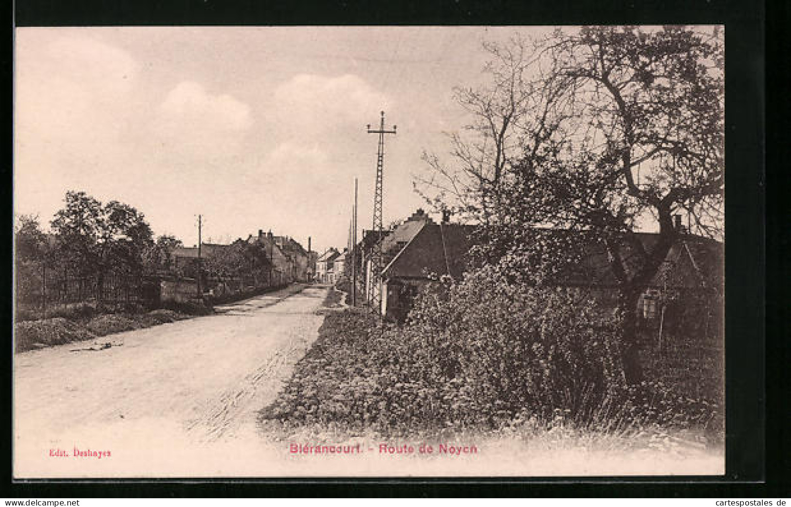 CPA Blérancourt, Route De Noycn  - Autres & Non Classés