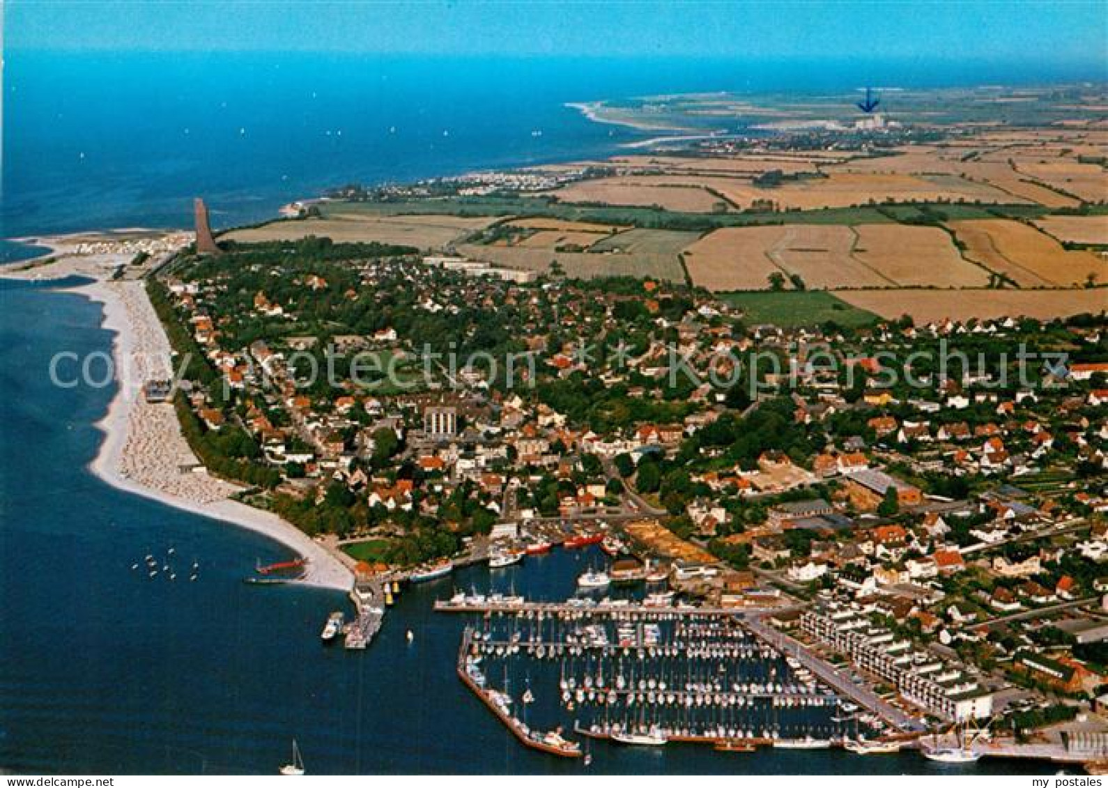 72970637 Laboe Ostseebad Hafen Marine Ehrenmal Fliegeraufnahme Laboe - Laboe