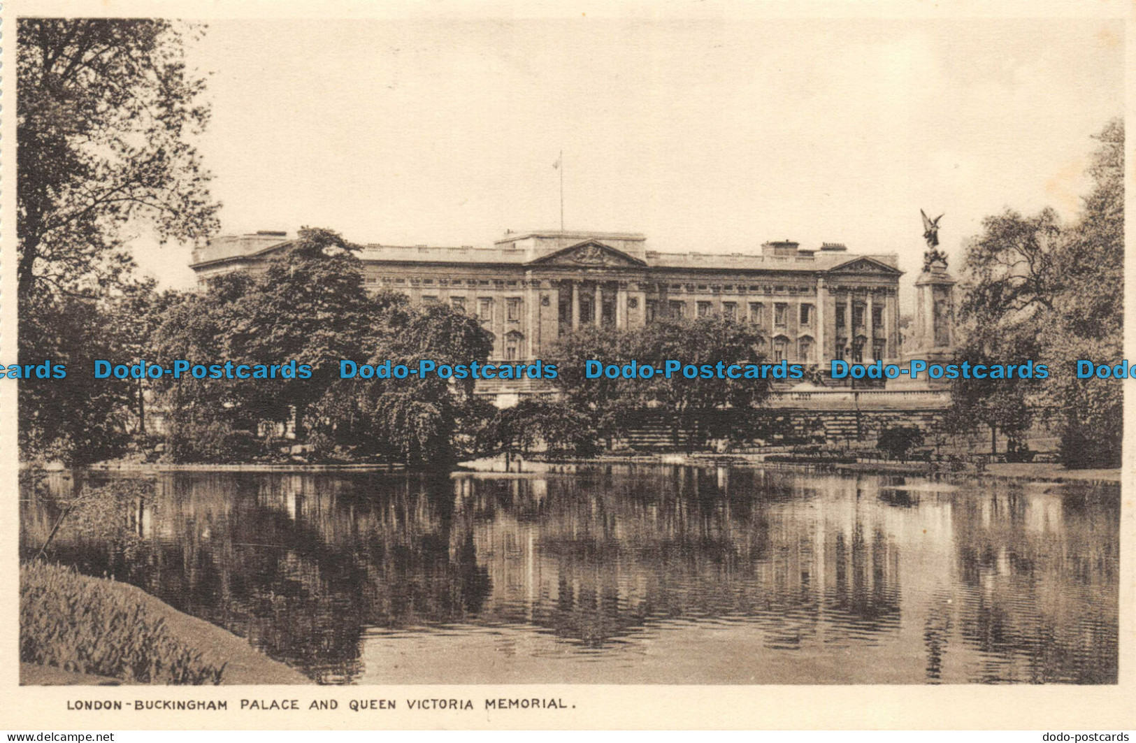 R081216 London. Buckingham Palace And Queen Victoria Memorial - Autres & Non Classés