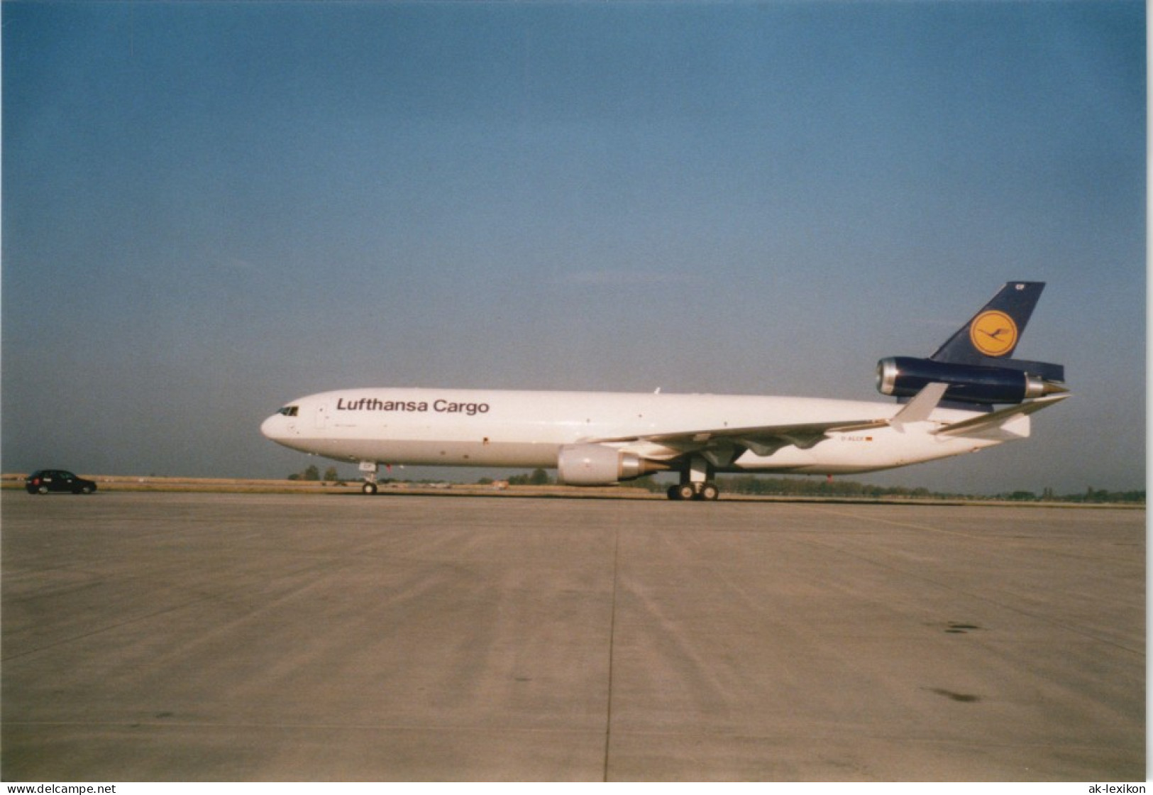 Flugwesen - Flugzeuge, Lufthansa Cargo Auf Dem Rollfeld 2000 Privatfoto Foto - 1946-....: Ere Moderne