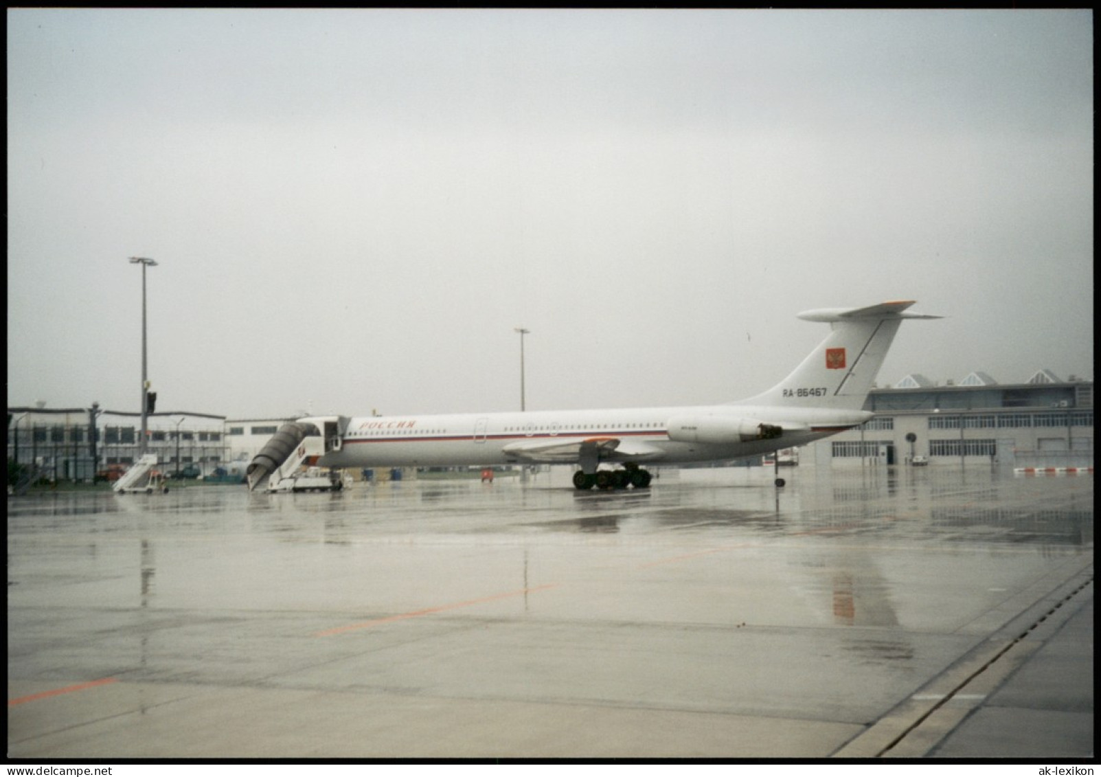 Klotzsche-Dresden Flugzeug Airplane Avion Flughafen Regen 2001 Privatfoto Foto - Dresden