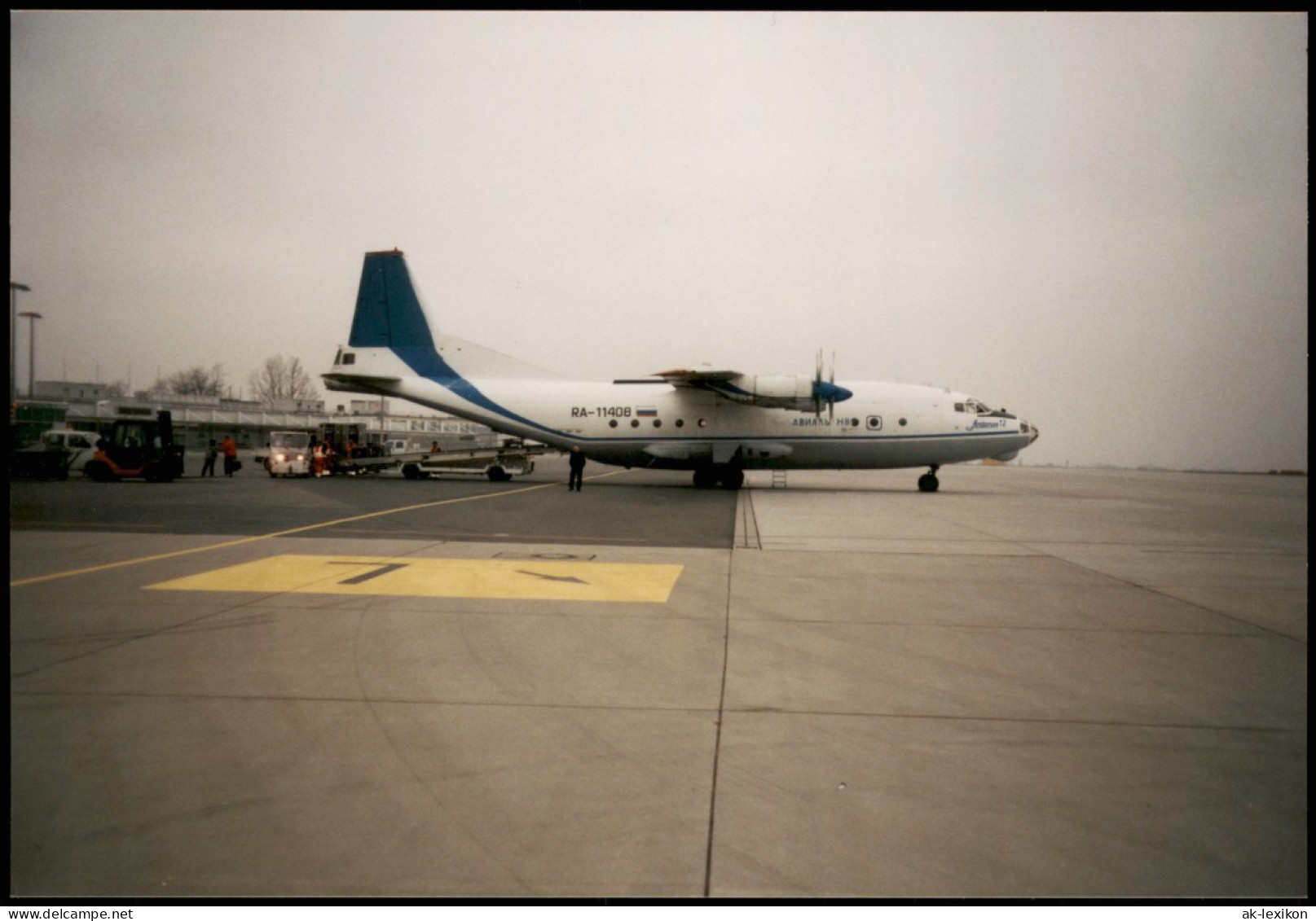 Flugzeug Airplane Avion Propeller Auf Der Rollbahn 2004 Privatfoto Foto - 1946-....: Ere Moderne