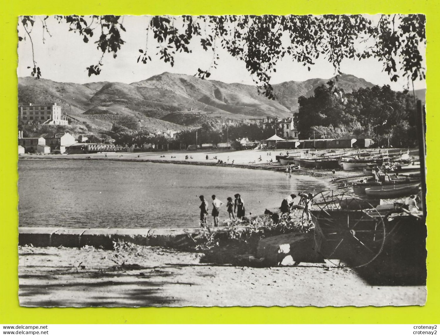66 BANYULS En 1955 N°7074 Le Port Et La Plage Animée Barques Wagons Pont Métallique - Banyuls Sur Mer