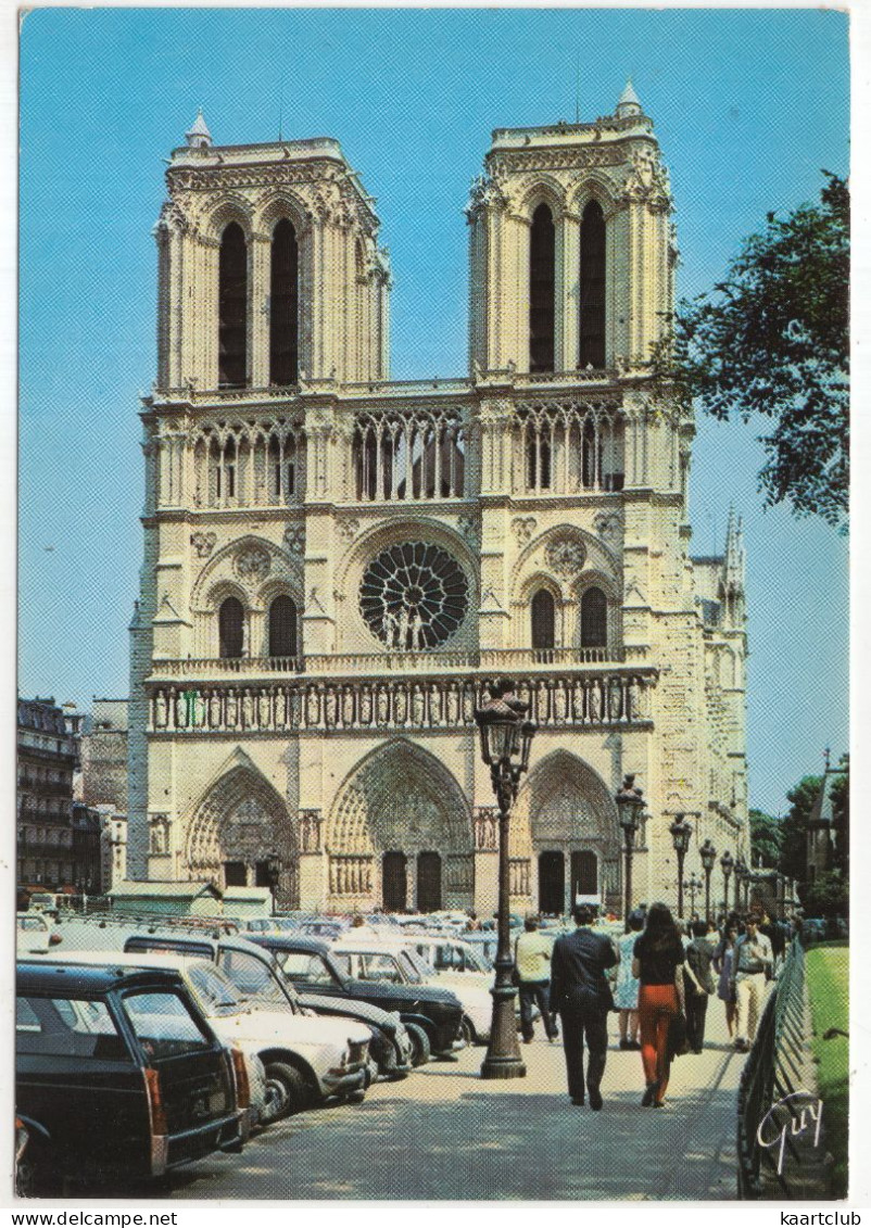 Paris : PEUGEOT 404 BREAK, 403, SIMCA 1301/1501, CITROËN 2CV AK 250 -  Facade Cathédrale Notre-Dame - (France) - Passenger Cars