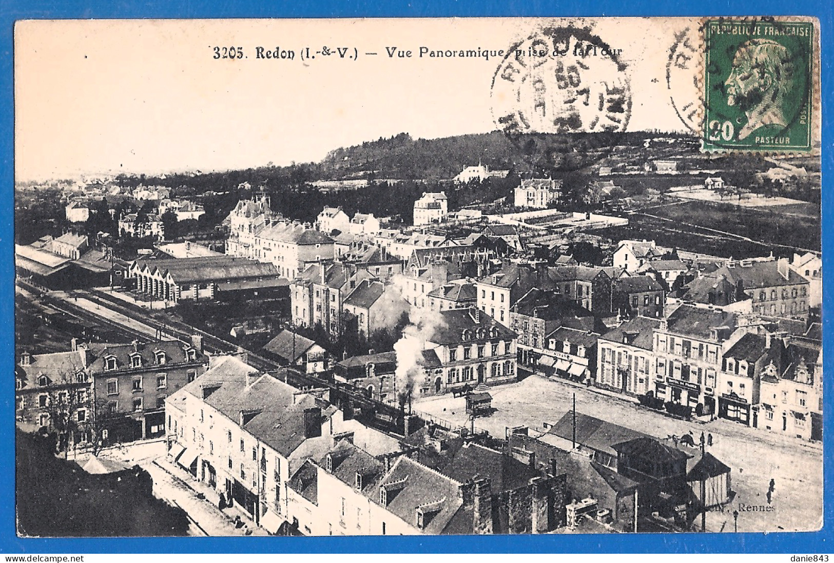 CPA - ILLE ET VILAINE - REDON - VUE PANORAMIQUE - Vue Sur La Gare Et La Ligne De Chemin De Fer Et Un Train - Redon