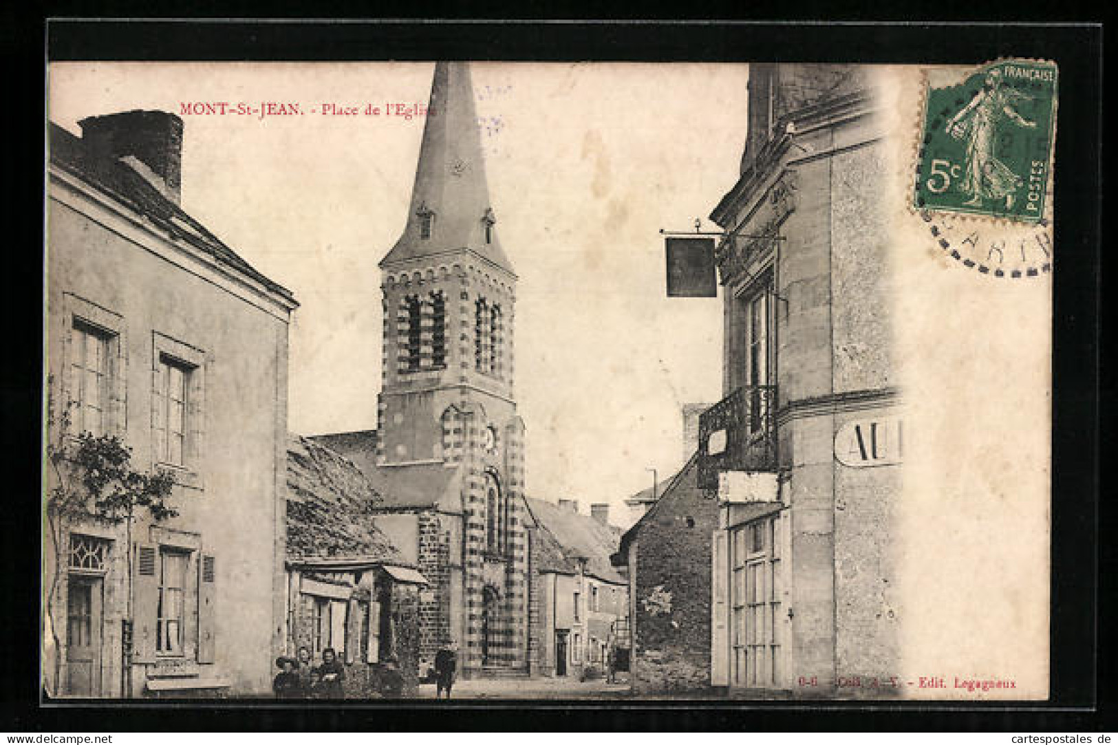 CPA Mont-St-Jean, Place De L`Eglise  - Autres & Non Classés