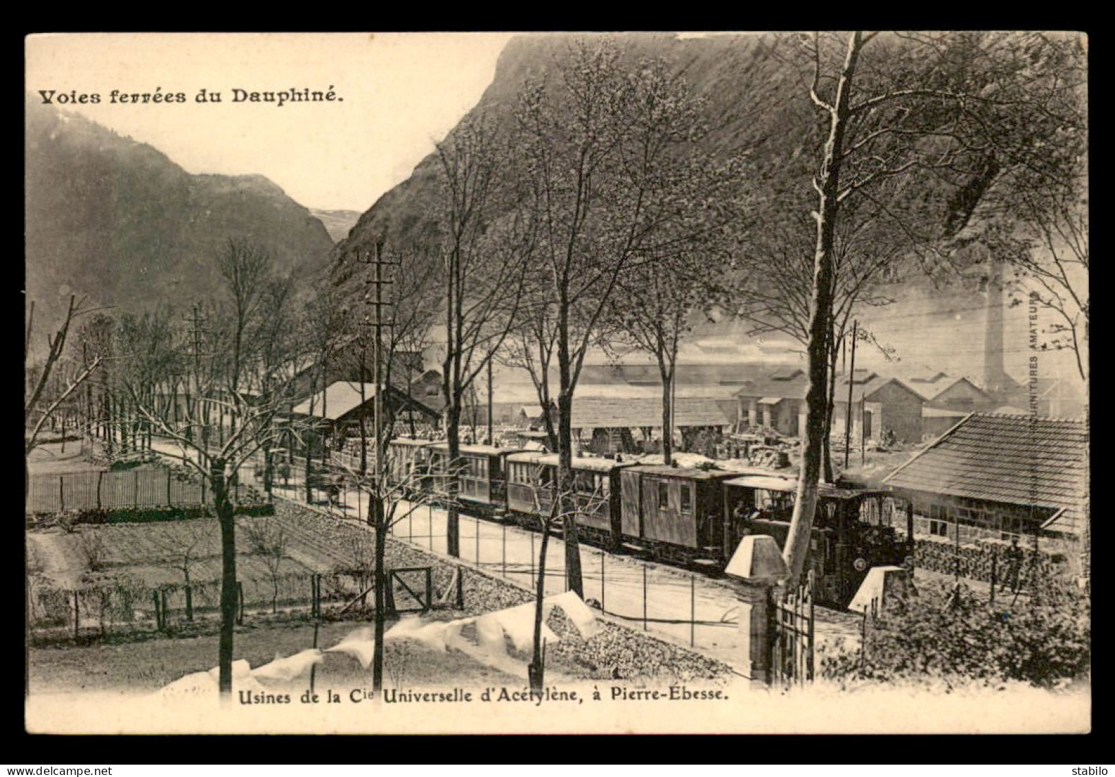 38 - PIERRE-EBESSE - USINES DE LA CIE UNIVERSELLE D'ACETYLENE - TRAIN SUR LES VOIES DE CHEMIN DE FER - Andere & Zonder Classificatie