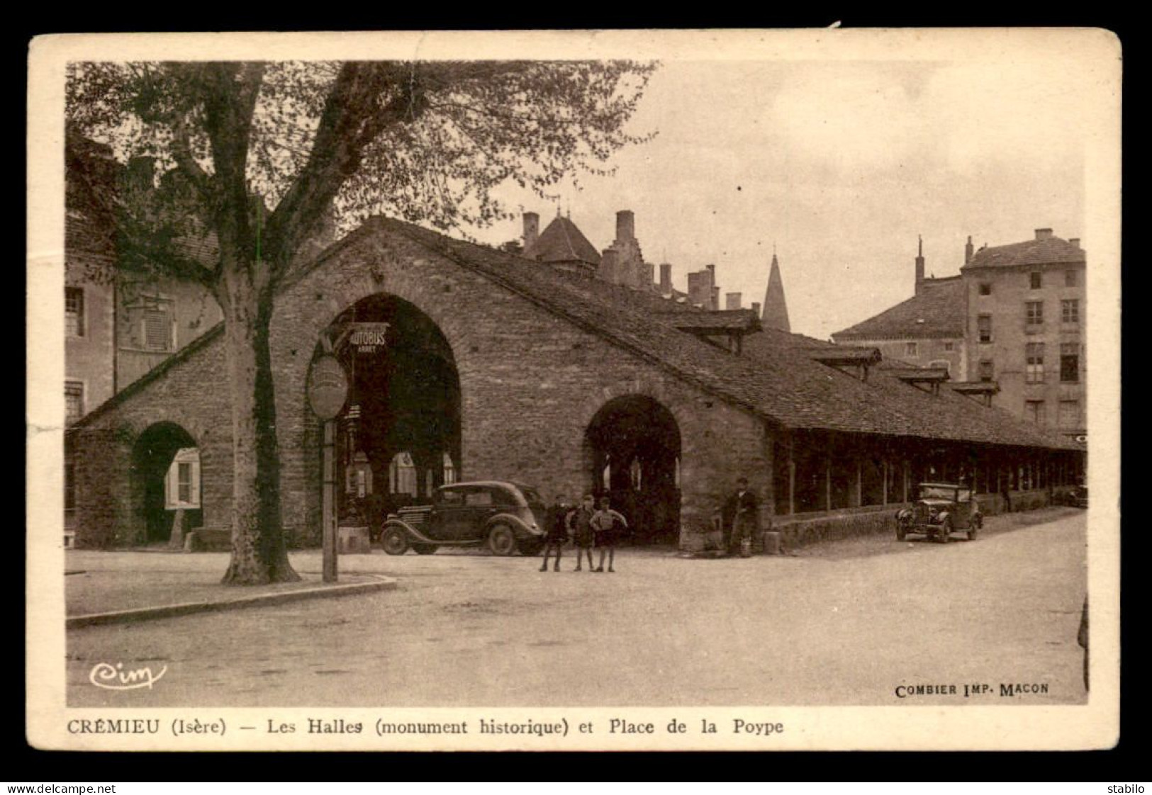 38 - CREMIEU - LES HALLES ET PLACE DE LA POYPE - Crémieu