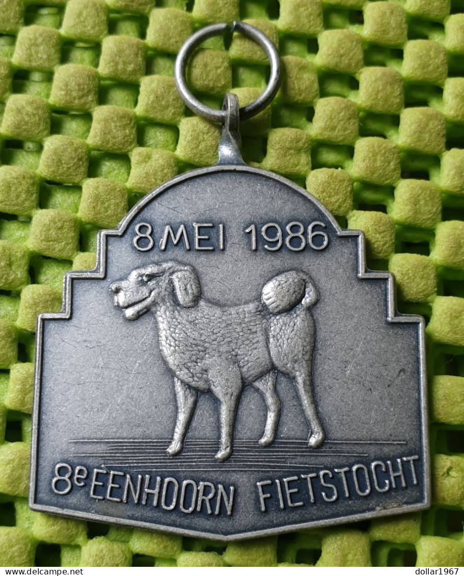 Medaile   : 8e. Eenhoorn Fietstocht - 8 Mei 1986.  -  Original Foto  !!  Medallion  Dutch . - Andere & Zonder Classificatie