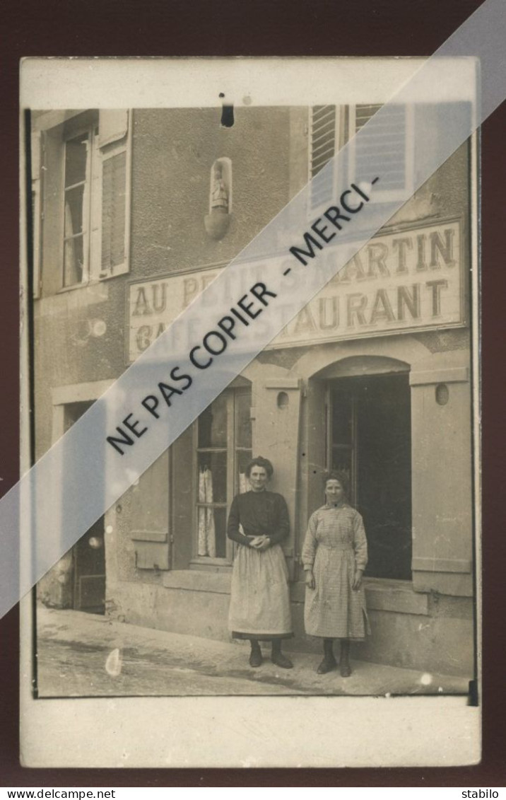 55 - BAR-LE-DUC - CAFE DU PETIT SAINT-MARTIN RUE DE SAVONNIERE - CARTE PHOTO ORIGINALE - Bar Le Duc