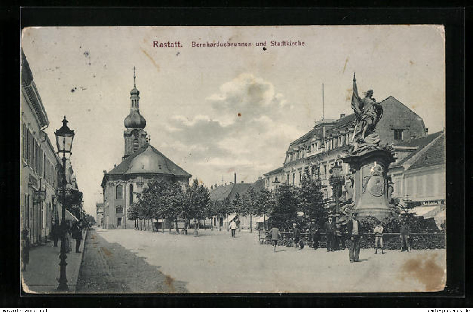 AK Rastatt, Bernhardusbrunnen Und Stadtkirche  - Rastatt