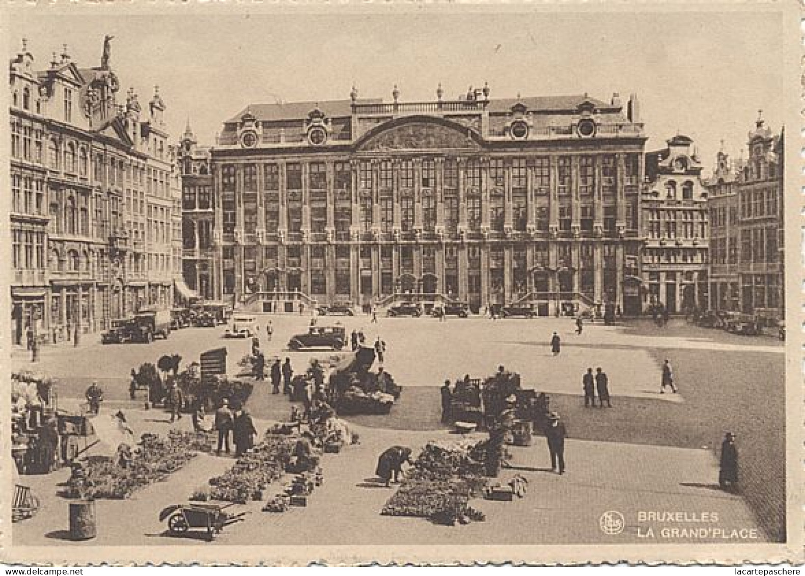 X9484 BELGIQUE BRUXELLES LA GRAND' PLACE UN JOUR DE  MARCHE - Märkte