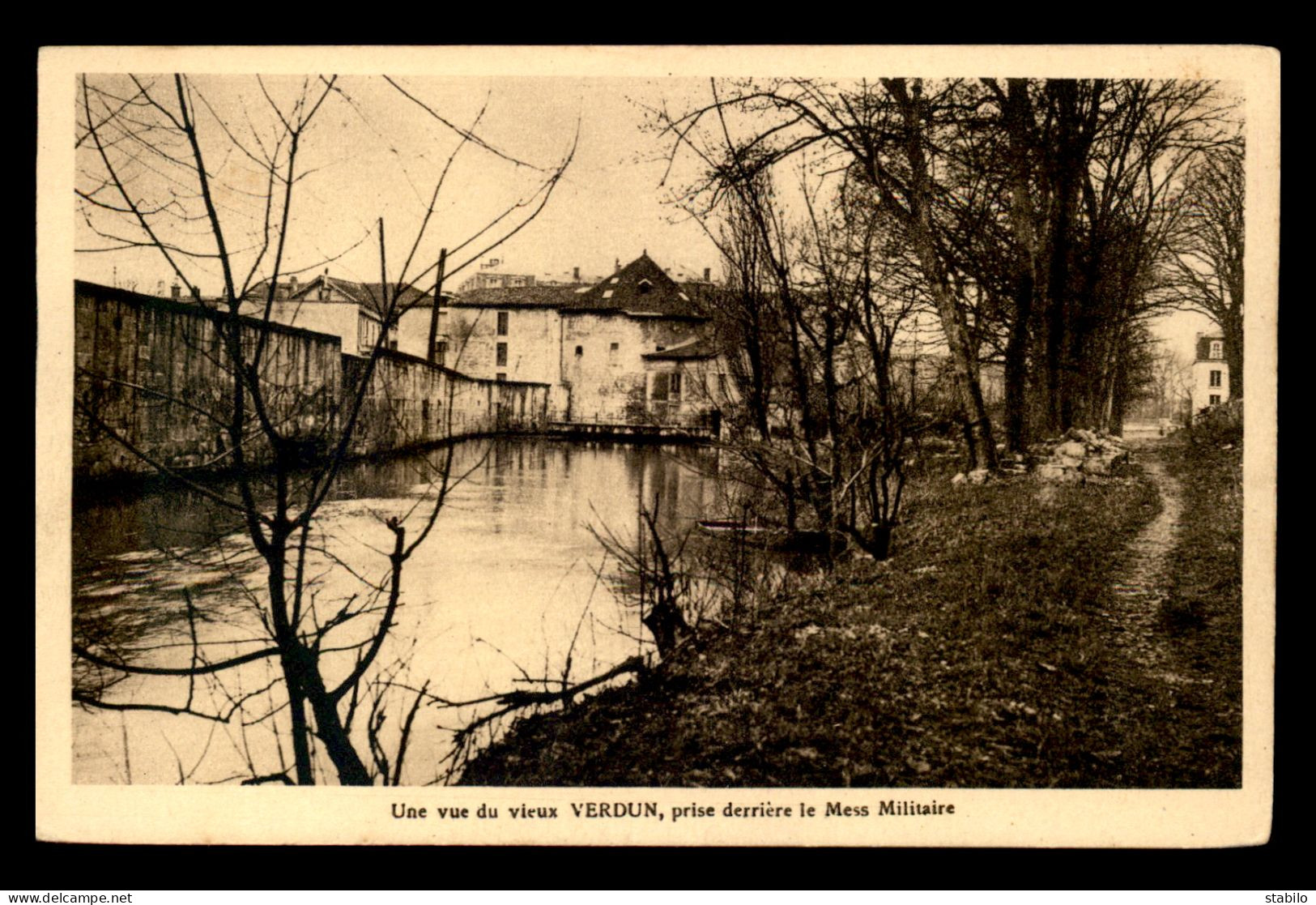 55 - VERDUN - VUE PRISE DERRIERE LE MESS MILITAIRE - EDITEUR HS - Verdun