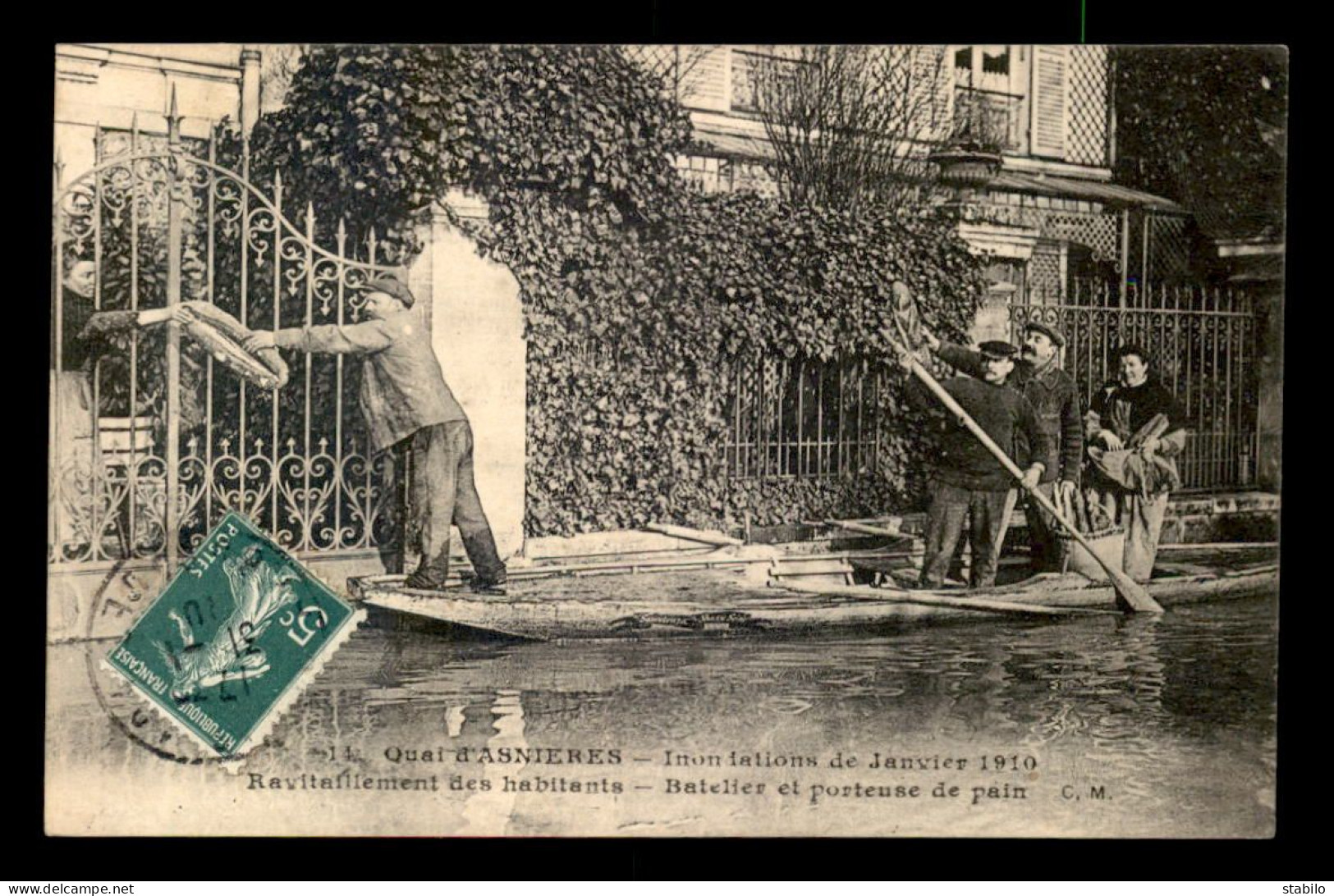 92 - VILLENEUVE-LA-GARENNE - INONDATIONS DE 1910 - QUAI D'ASNIERES - BATELIER PORTEUR DE PAIN - Villeneuve La Garenne