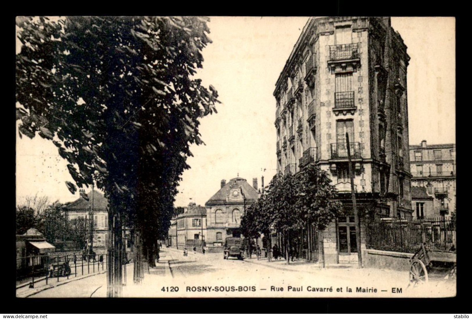 93 - ROSNY-SOUS-BOIS - RUE PAUL CAVARREE ET LA MAIRIE - Rosny Sous Bois