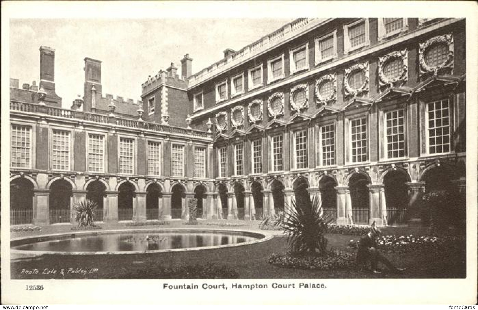 11384129 Hampton Court Palace Fountain Court United Kingdom - Altri & Non Classificati