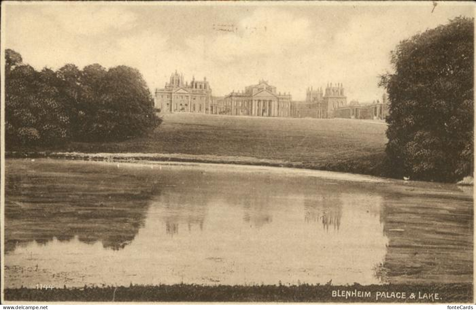 11384041 Blenheim Park Palace & Lake Southend-on-Sea - Other & Unclassified