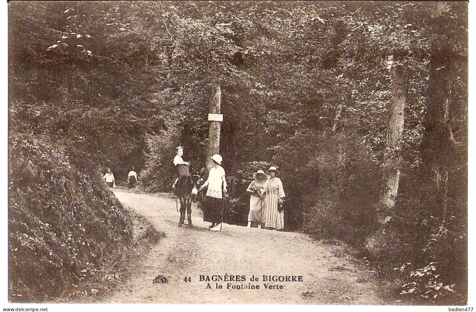 65 - BAGNERES DE BIGORRE - A La Fontaine Verte - Bagneres De Bigorre