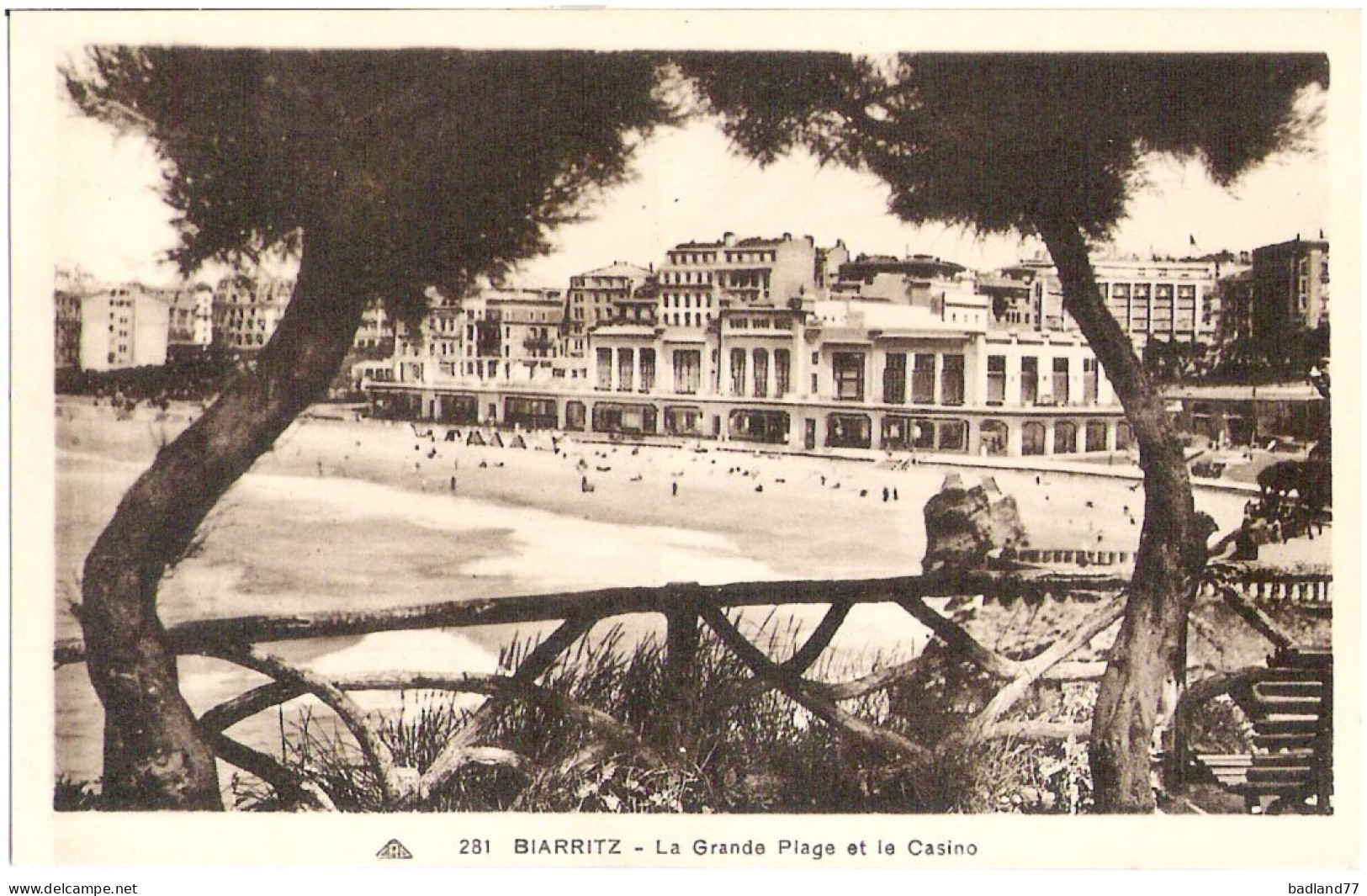 64 - BIARRITZ - La Grande Plage Et Le Casino - Biarritz