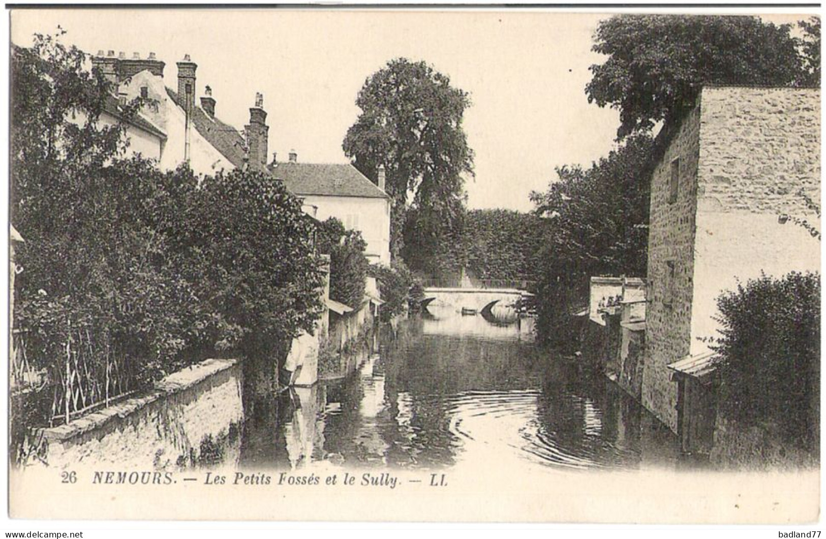 77 - NEMOURS - Les Petits Fossés Et Le Sully - 26 LL  (non-circulée)   - Nemours