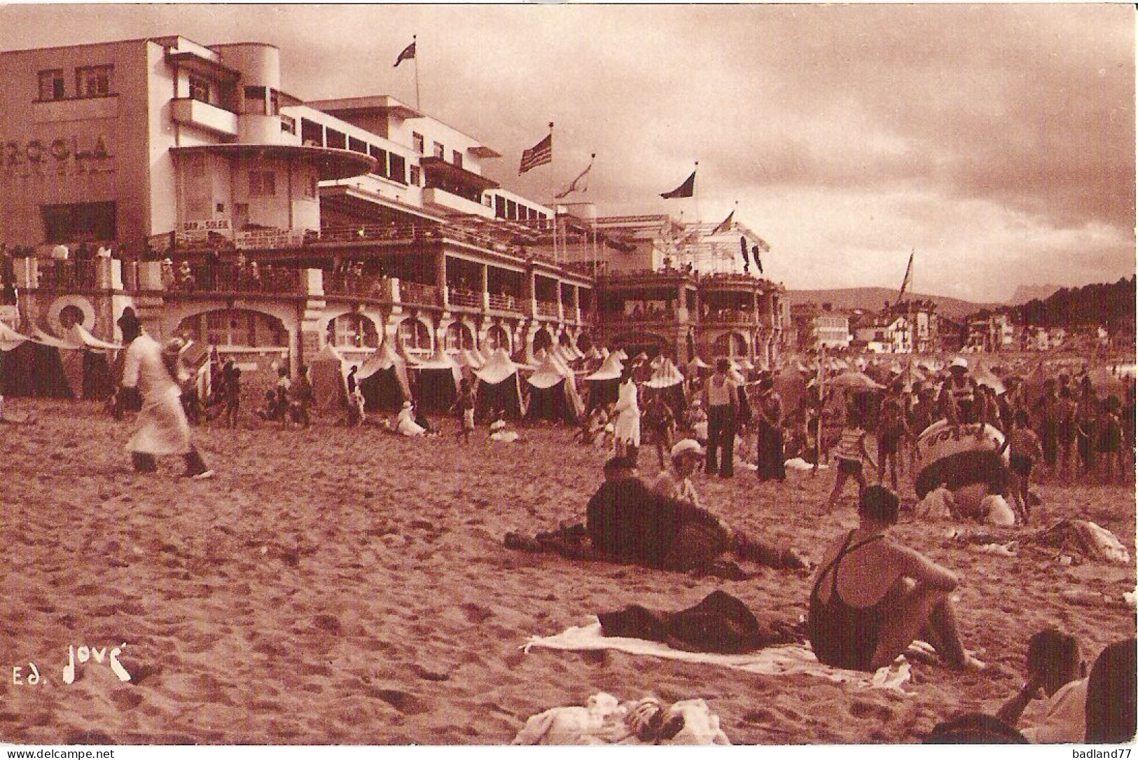 64 - SAINT-JEAN-DE-LUZ - Devant La Pergola - Saint Jean De Luz