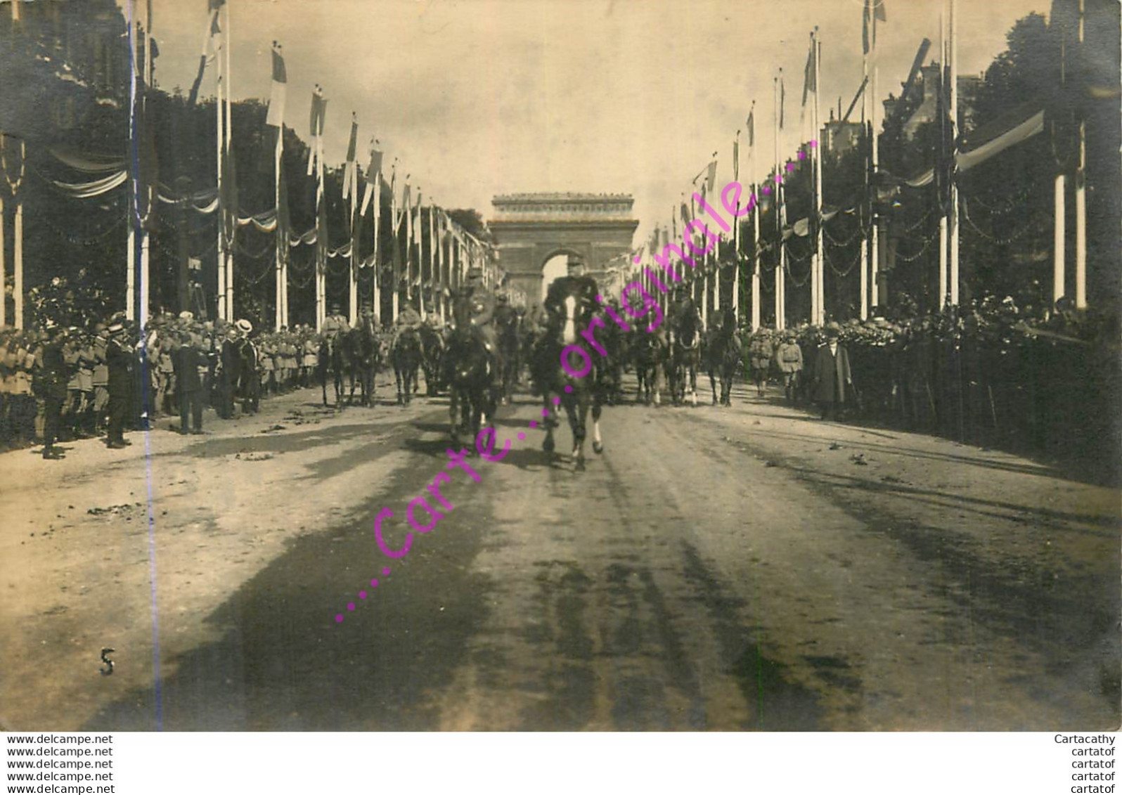 L'APOTHEOSE Des POILUS VAINQUEURS .  Souvenir Des Fêtes De La Victoire 14 Juillet 1919 . LE DEFILE .  PARIS . - Sonstige & Ohne Zuordnung