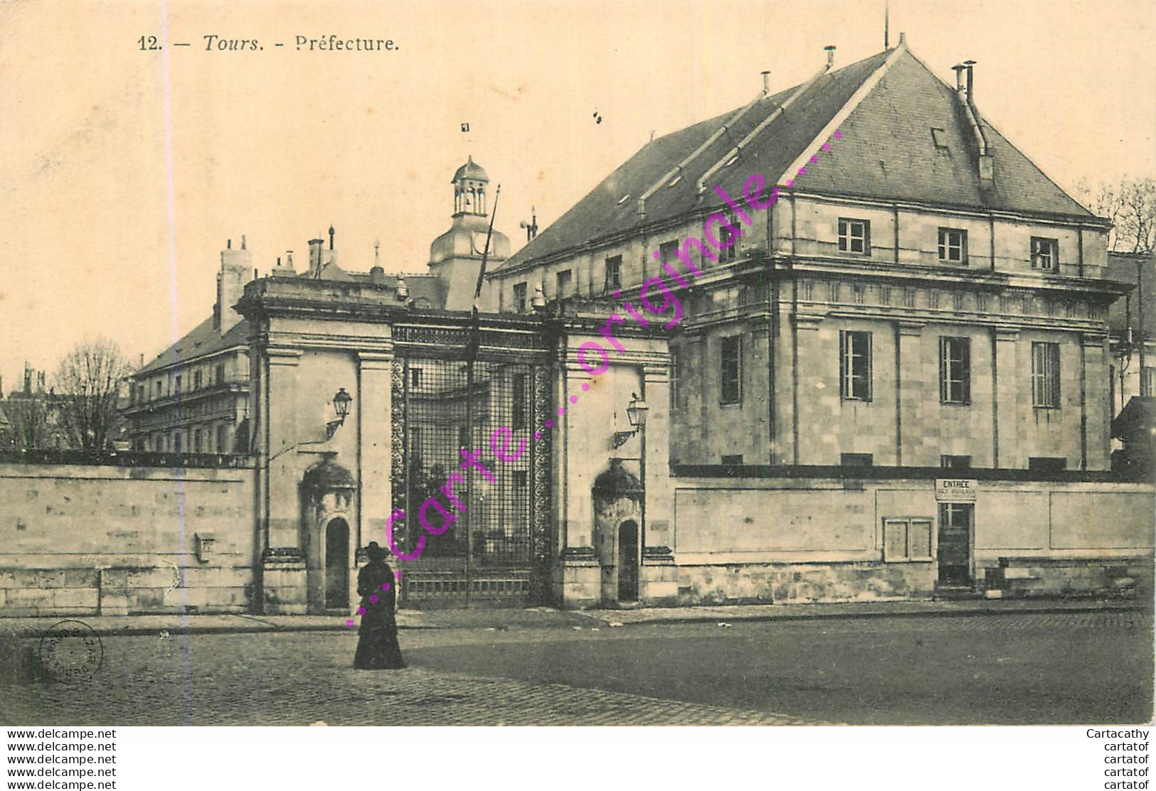 37.  TOURS .  Préfecture . - Tours