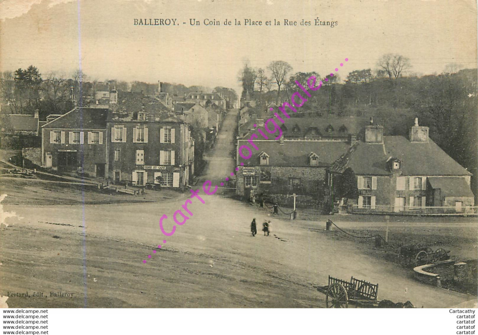 14.  BALLEROY .  Un Coin De La Place Et La Rue Des Etangs . - Autres & Non Classés