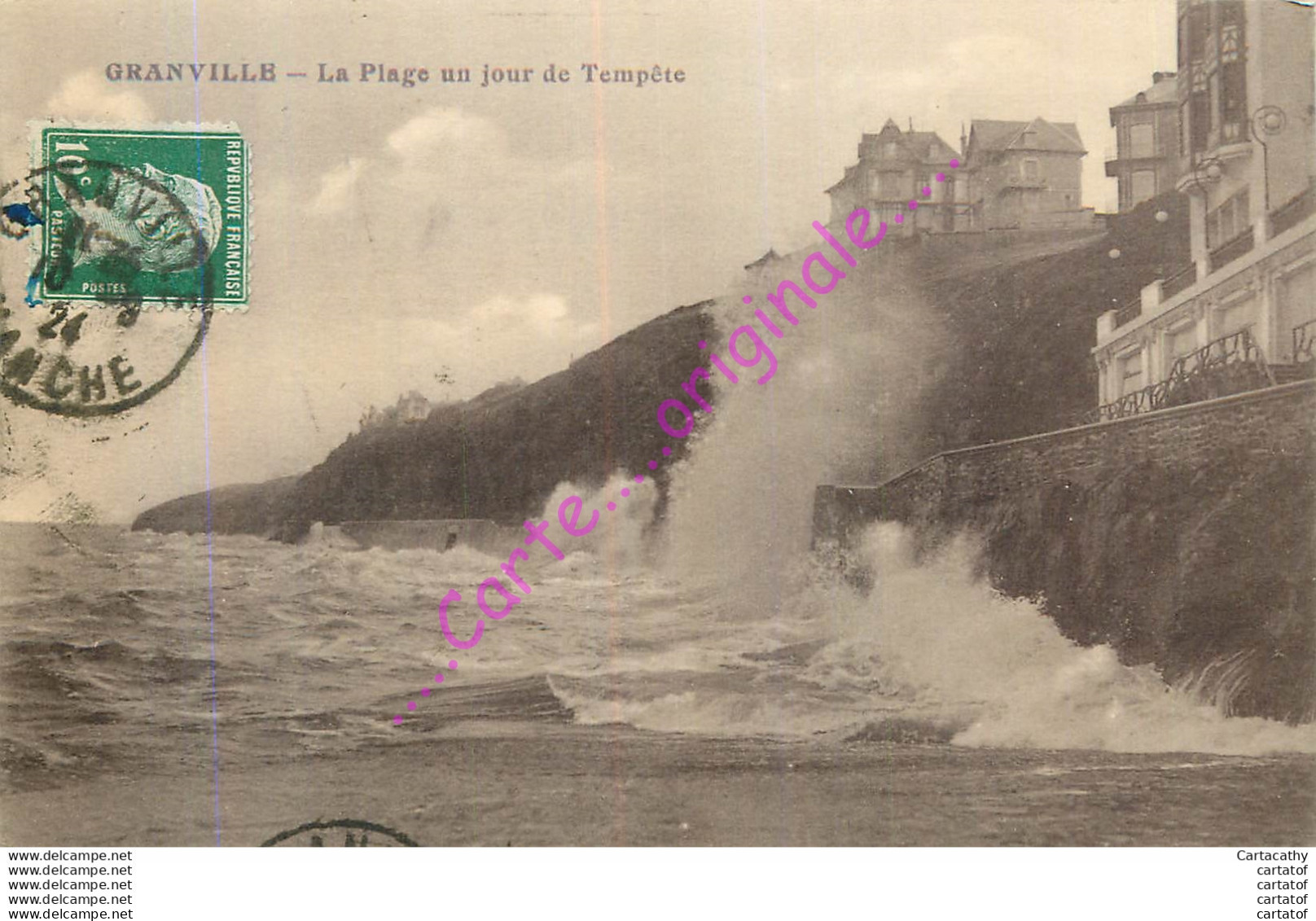 50.  GRANVILLE .  La Plage Un Jour De Tempête . - Granville