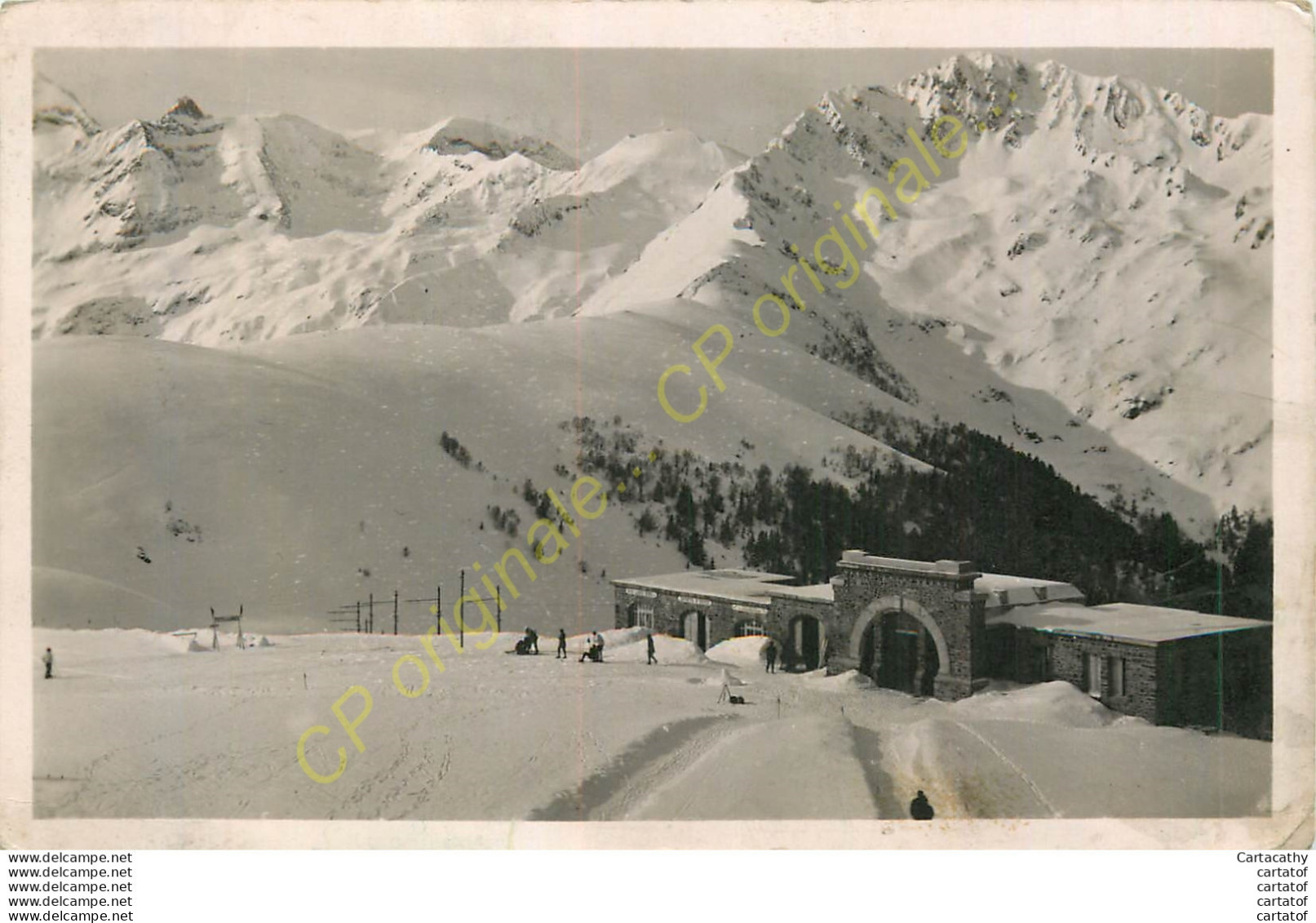 31.  SUPERBAGNERES .  La Gare Du Funiculaire . - Superbagneres