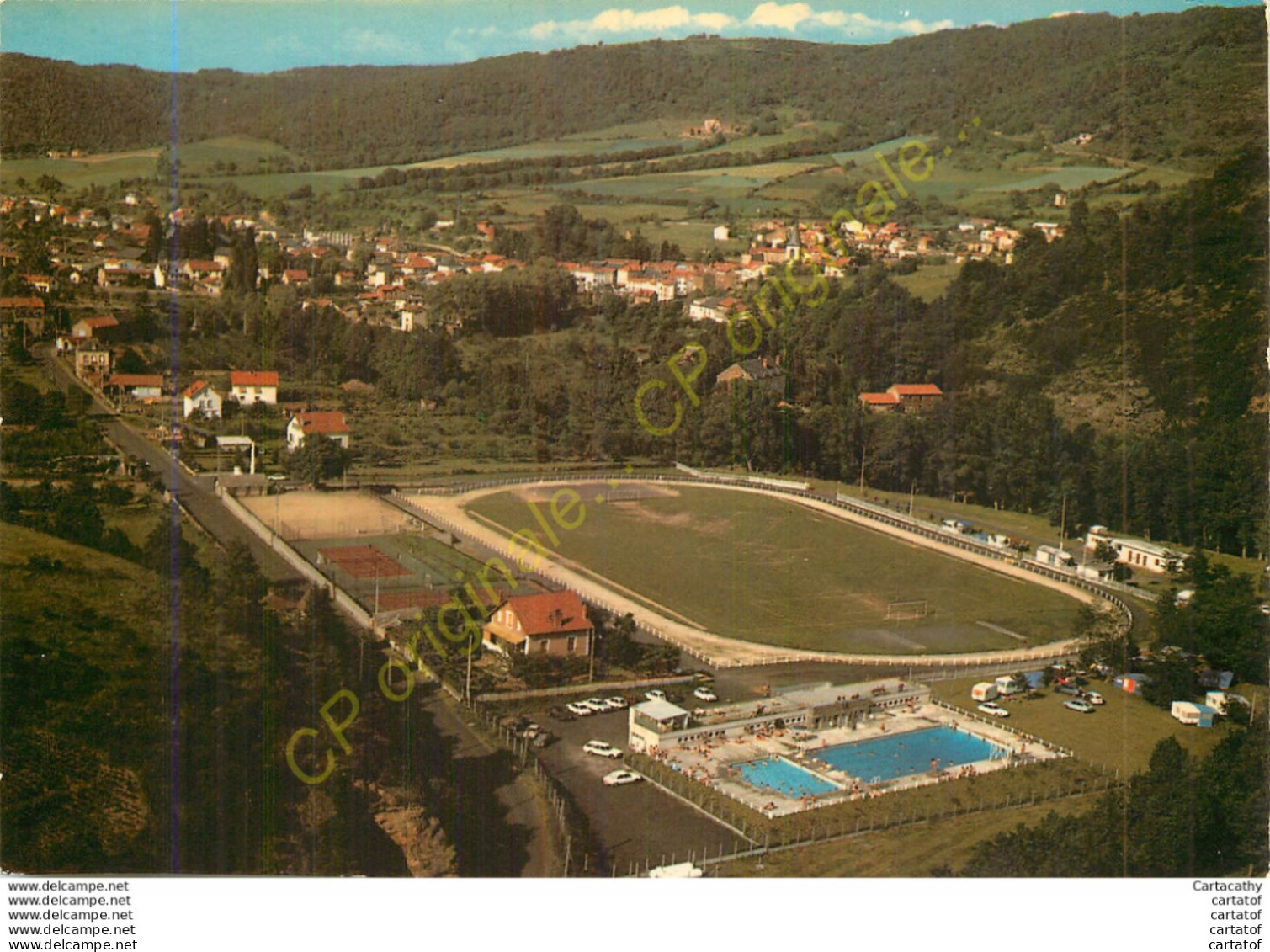 15.  MASSIAC . Piscine ,  Camping Et Terrain De Sport à La Sortie De La Ville . - Other & Unclassified