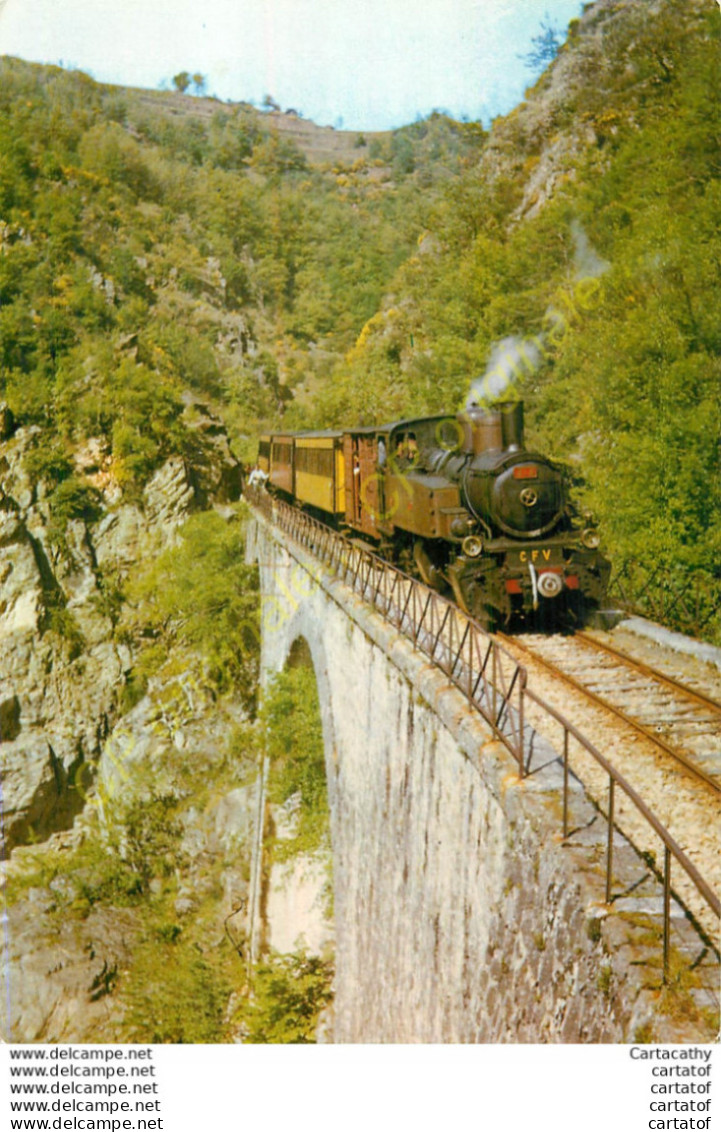 07.  CHEMIN DE FER DU VIVARAIS .  Ligne TOURNON-LAMASTRE . Train Accroché à La Colline . - Autres & Non Classés