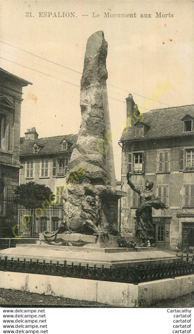 12.  ESPALION . Le Monument Aux Morts . - Espalion