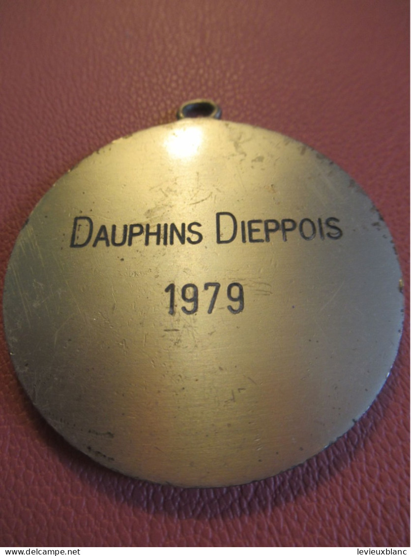 Grande Médaille à Chaînette /Pêche Au Lancer/Dauphins Dieppois/ Bronze Nickelé / 1979               MED501 - Other & Unclassified