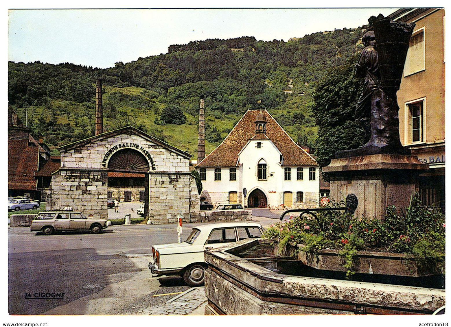 SALINS-LES-BAINS - Place Du Vigneron Et L'ancienne Saline Nationale - Other & Unclassified