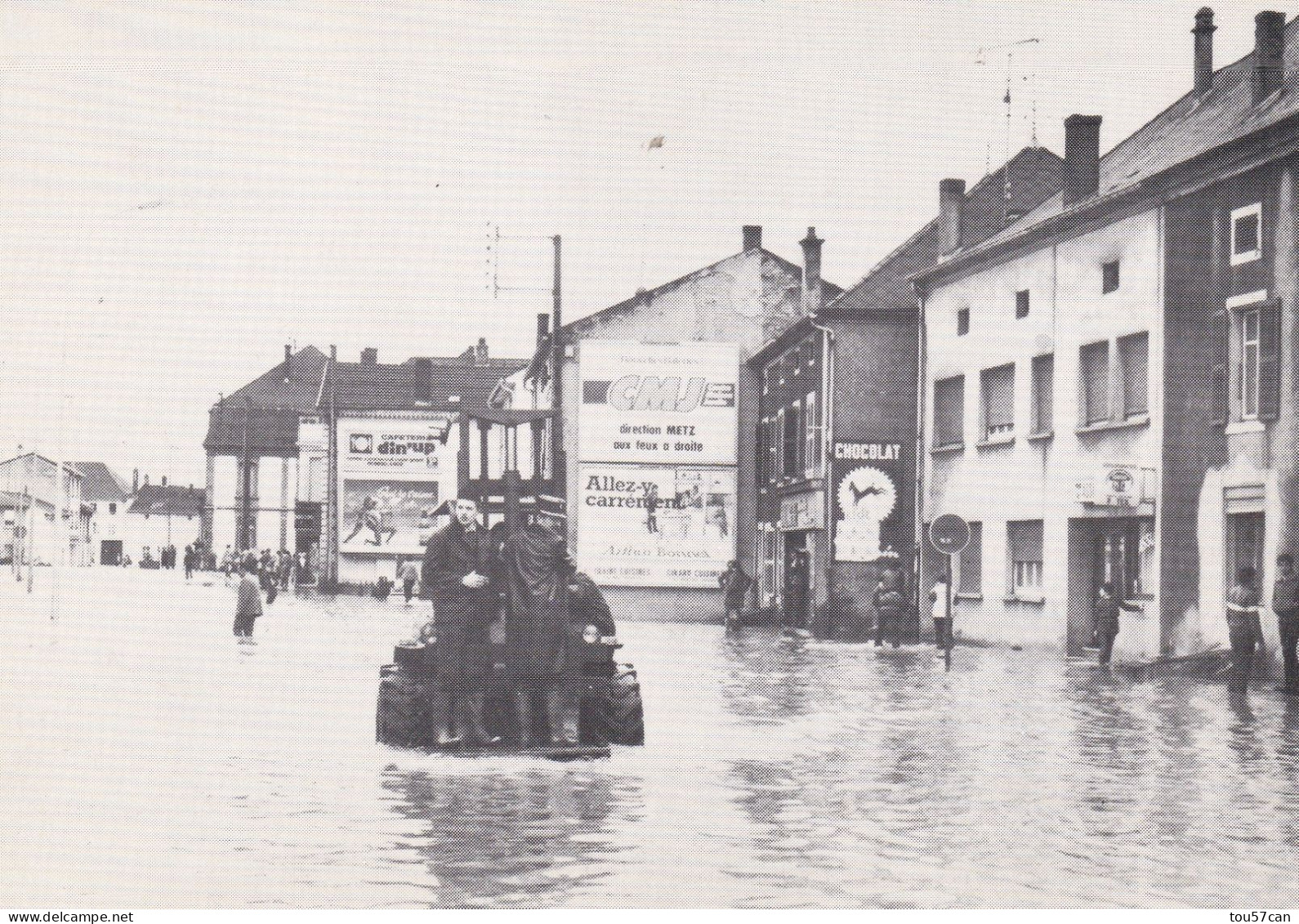 UCKANGE  -  THIONVILLE  -  MOSELLE  -  (57)  -  POCHETTE  -  SOUVENIRS  -  INONDATIONS  DU  11  AVRIL   1983. - Thionville