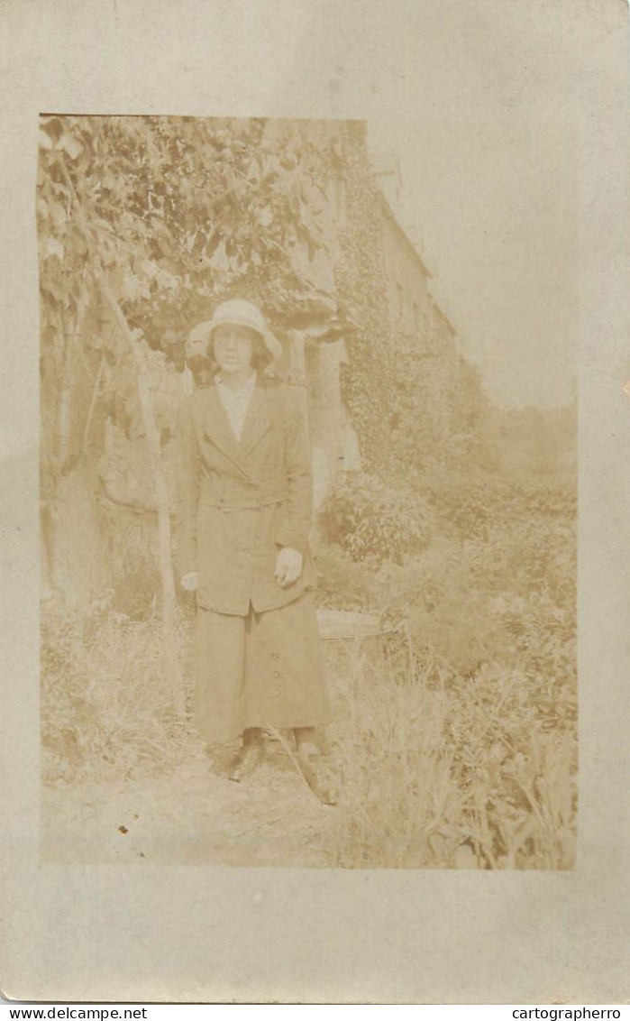 Social History Souvenir Vintage Photo Postcard Elegant Woman Hat Nature - Photographie