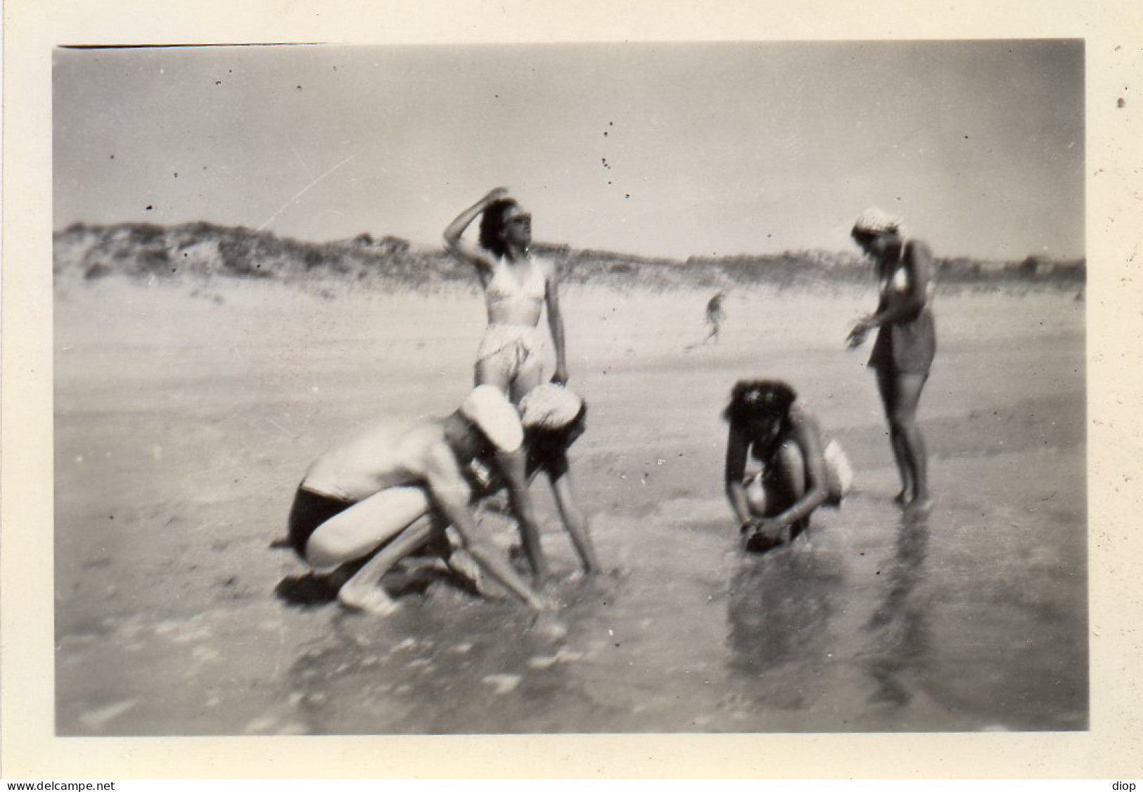 Photo Vintage Paris Snap Shop - Groupe Femme Sexy Homme Plage Beach - Orte