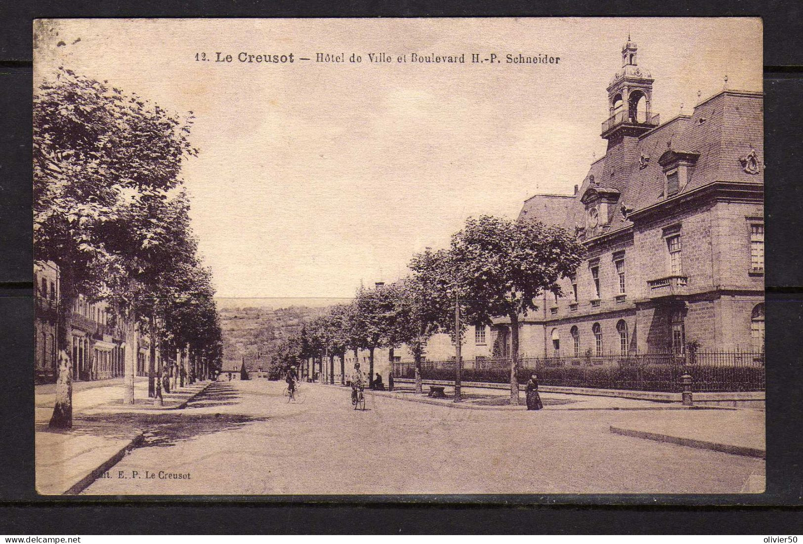 Le Creusot - Hotel De Ville Et Boulevard H.-P. Schneider - Le Creusot