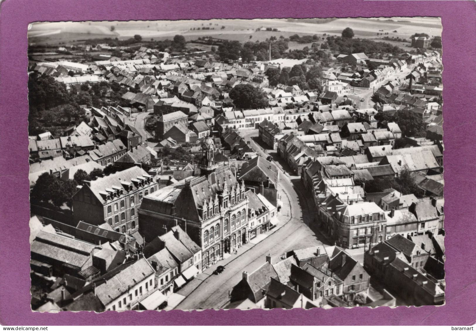 02 EN AVION AU DESSUS DE    BOHAIN  L'Hôtel De Ville Vue Générale Aérienne - Other & Unclassified