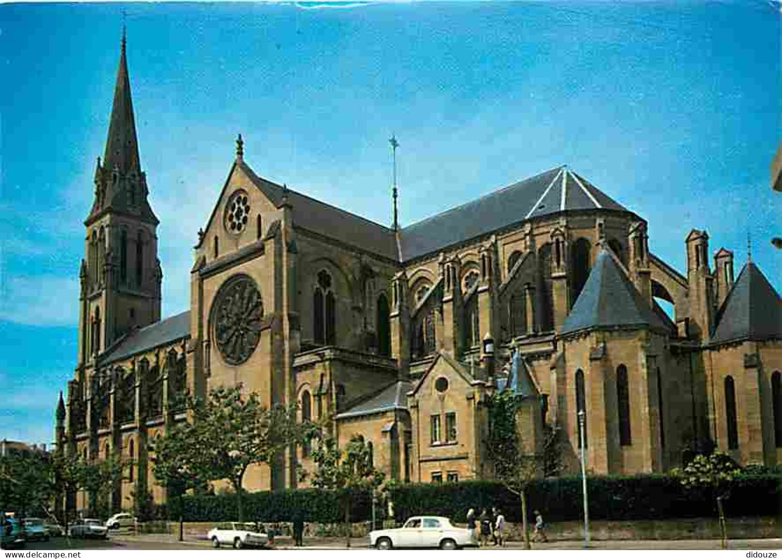 24 - Bergerac - L'Eglise Notre Dame - Automobiles - CPM - Voir Scans Recto-Verso - Bergerac