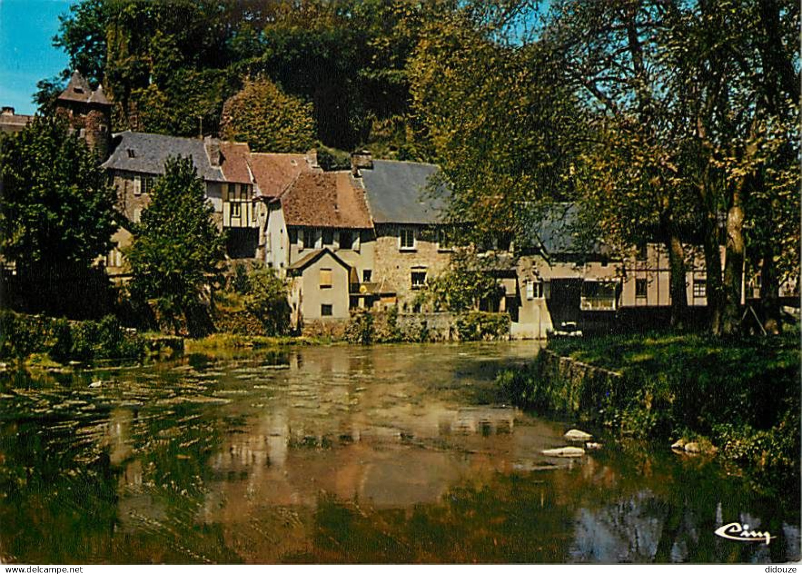 19 - Ségur Le Château - L'Auvezère Et Le Château - Carte Neuve - CPM - Voir Scans Recto-Verso - Autres & Non Classés