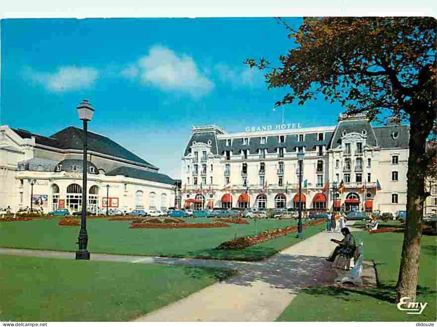 14 - Cabourg - Les Jordins Du Casino Et Le Grand Hôtel - Automobiles - Fleurs - Flamme Postale - CPM - Voir Scans Recto- - Cabourg