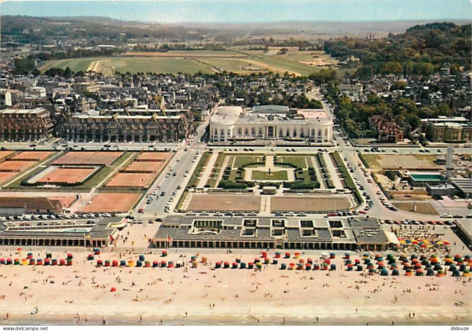 14 - Deauville - Vue Générale Aérienne - Le Casino, La Plage - Carte Neuve - CPM - Voir Scans Recto-Verso - Deauville