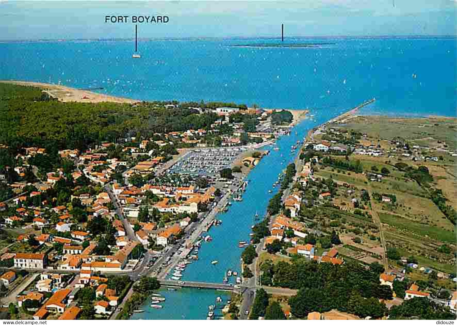 17 - Ile D'Oléron - Boyardville - Vue Générale Aérienne - Le Port Et La Plage - 
A L'arrière Plan - 
Le Fort Boyard - 
L - Ile D'Oléron