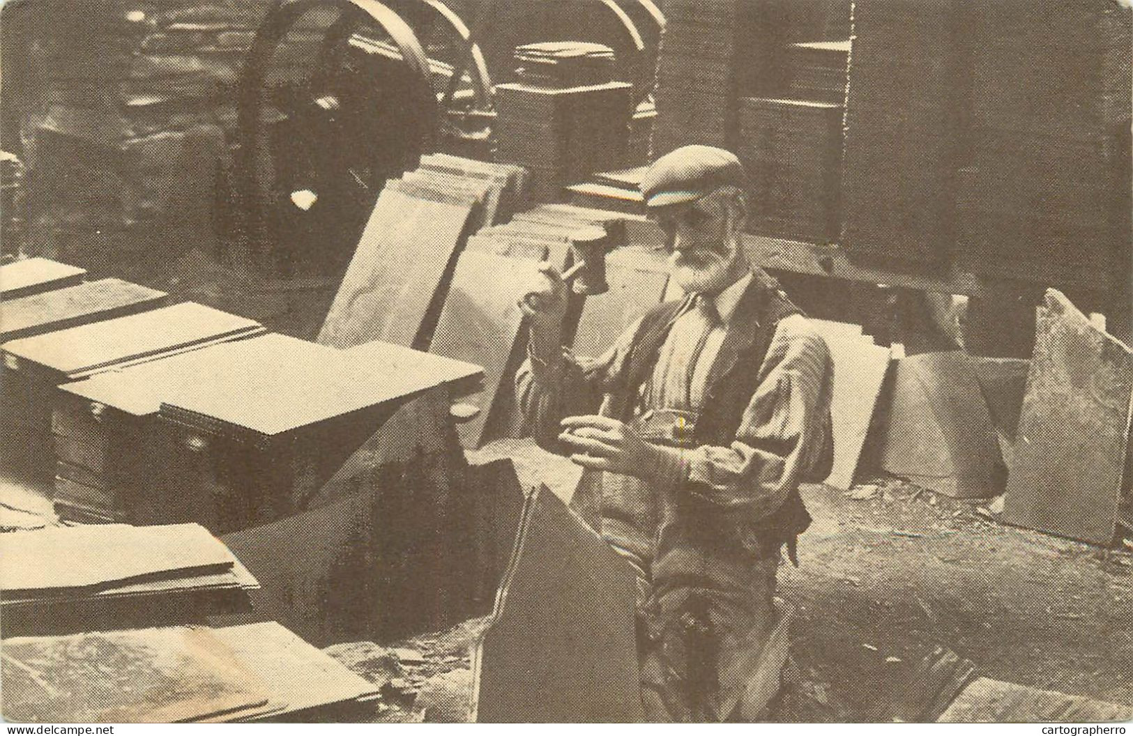 Social History Souvenir Vintage Photo Postcard Slate Splitter Wales Factory Work - Fotografie