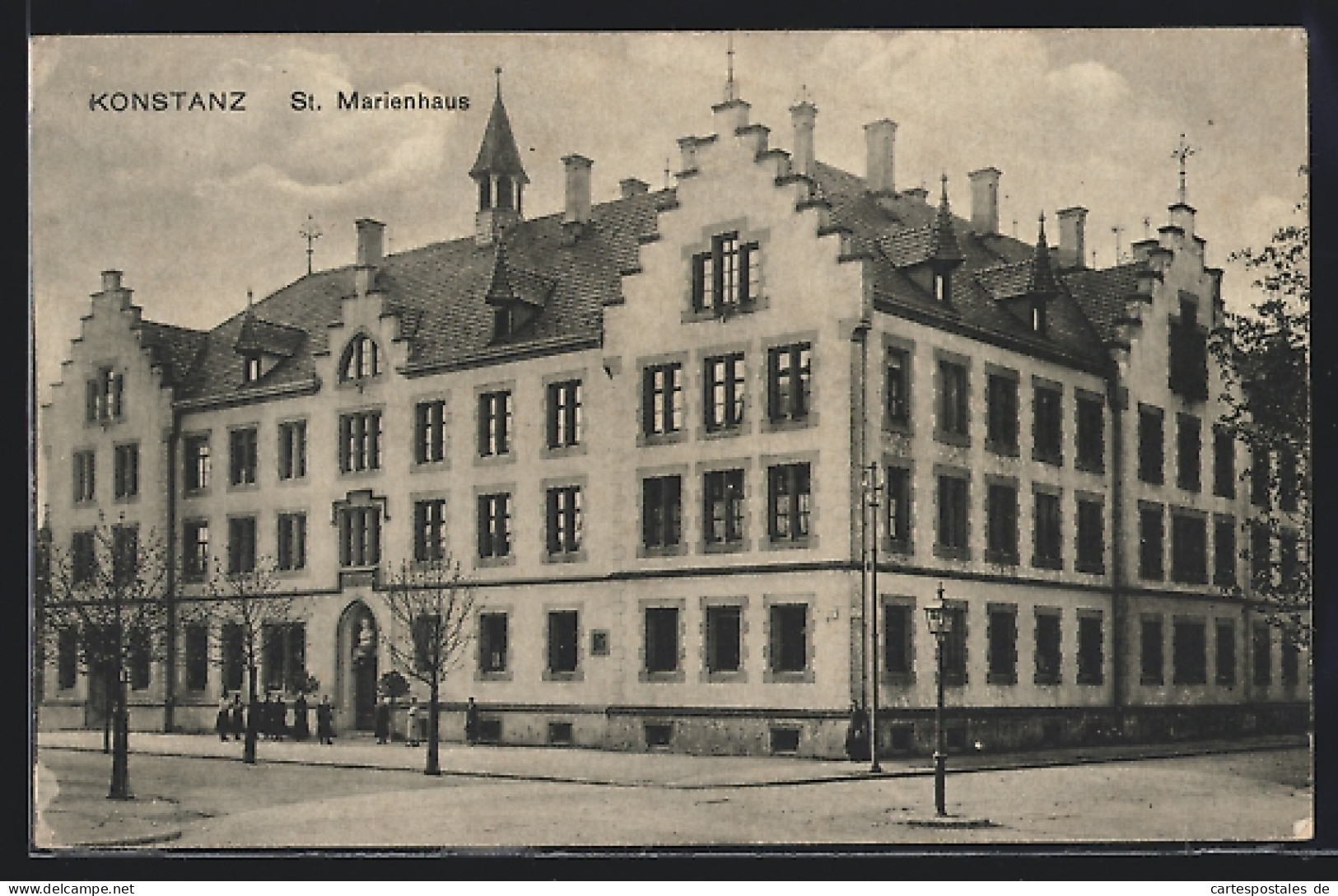 AK Konstanz, St. Marienhaus Mit Strassenpartie  - Konstanz