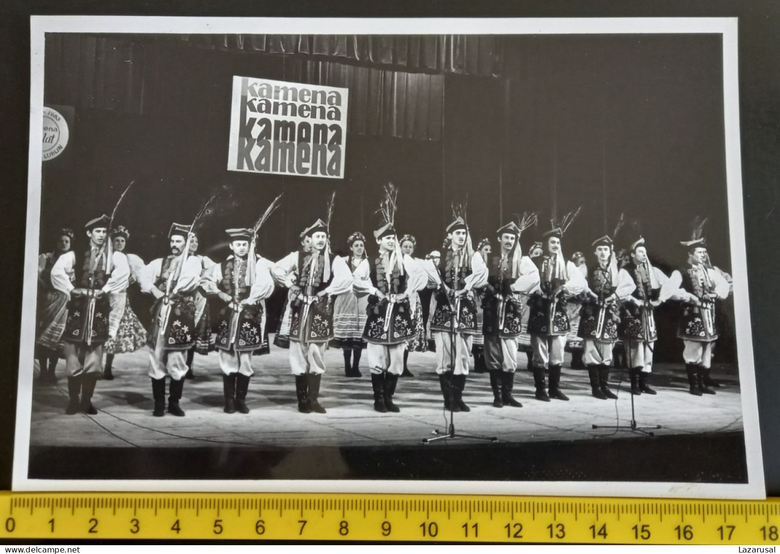 #21   LARGE PHOTO - MAN AND WOMAN DANCE - DANCING IN POLISH NATIONAL  COSTUMES - POLAND - Anonymous Persons